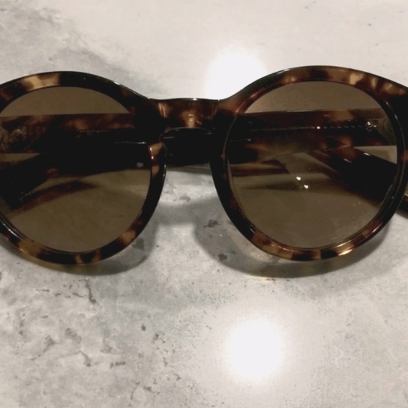 BCBG sunglasses - Picture 1 of 2